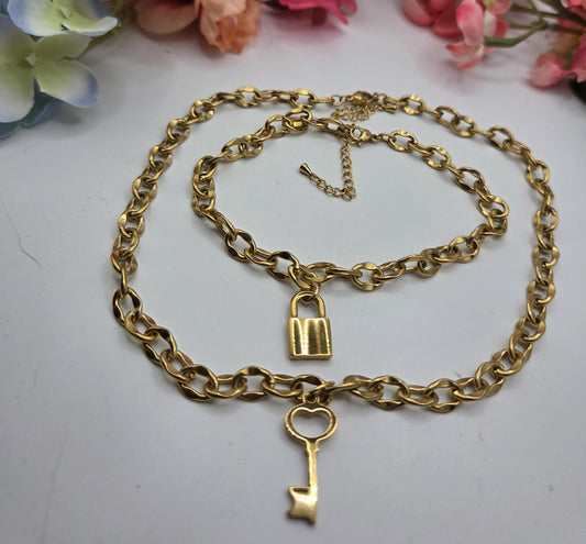 Parure collier, bracelet de cheville