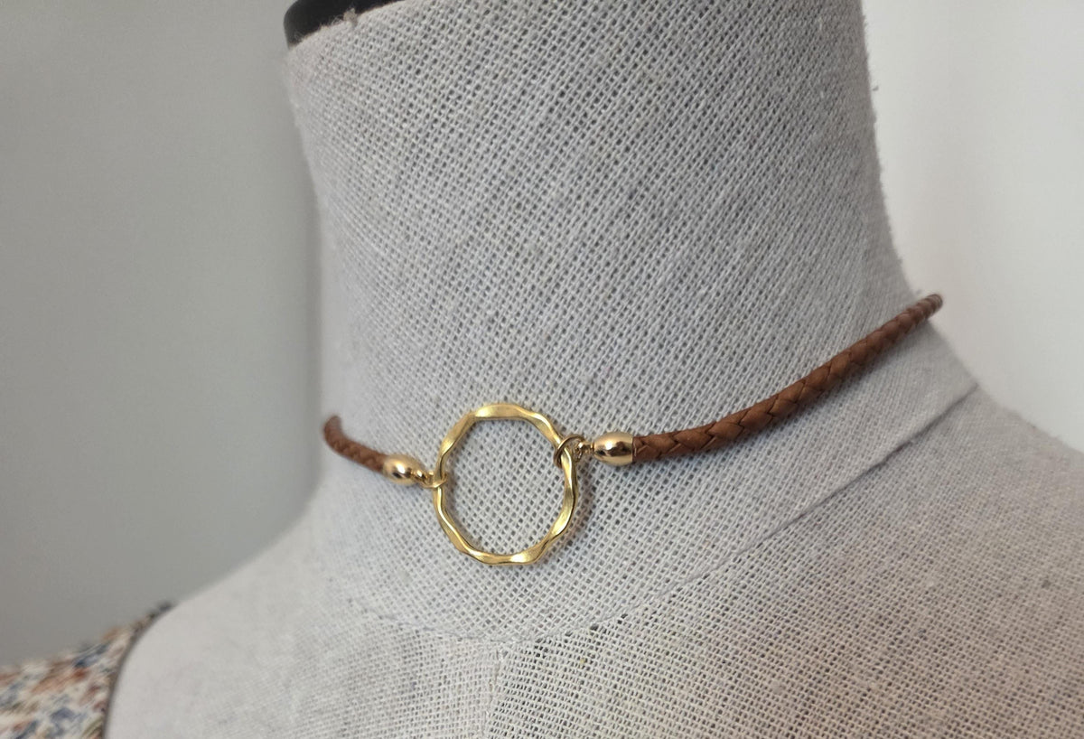 Collier cuir camel anneau doré