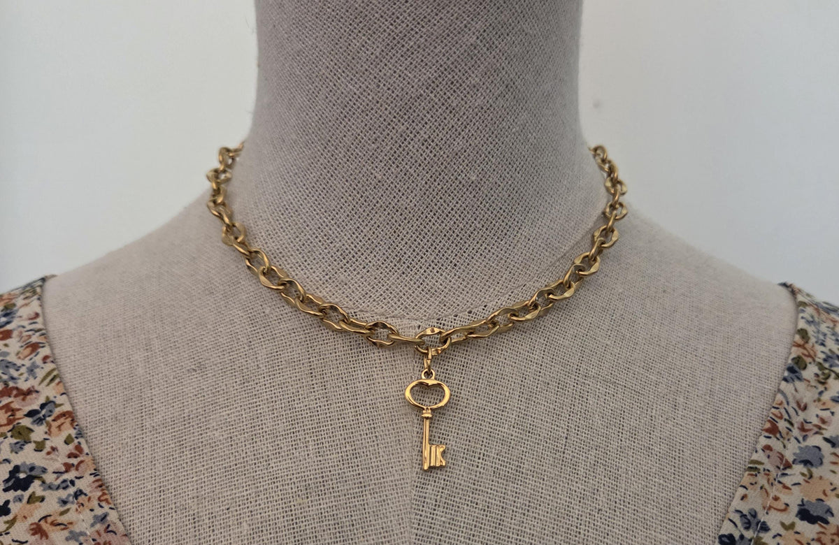 Parure collier, bracelet de cheville