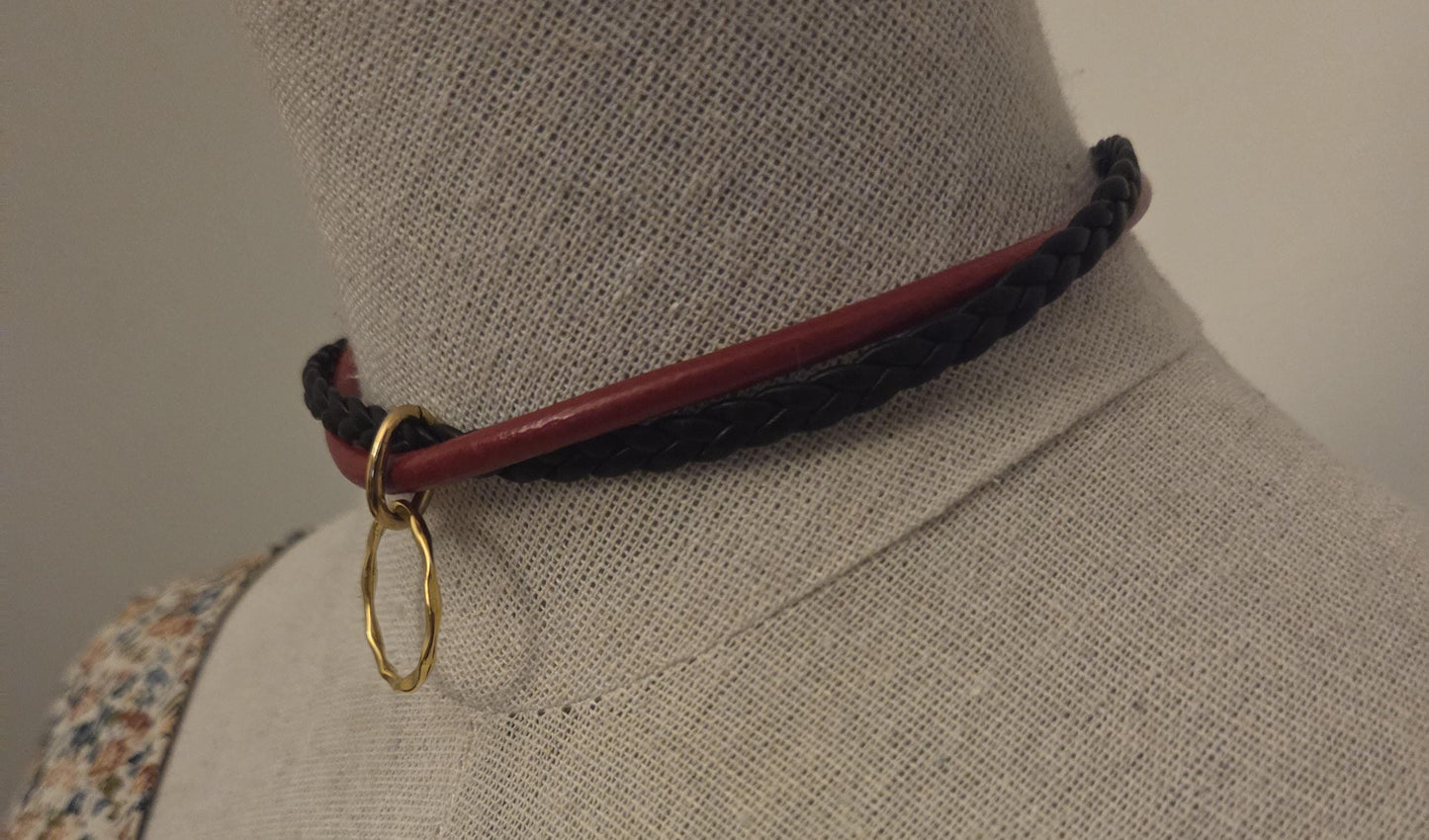 Collier ras de cou anneau