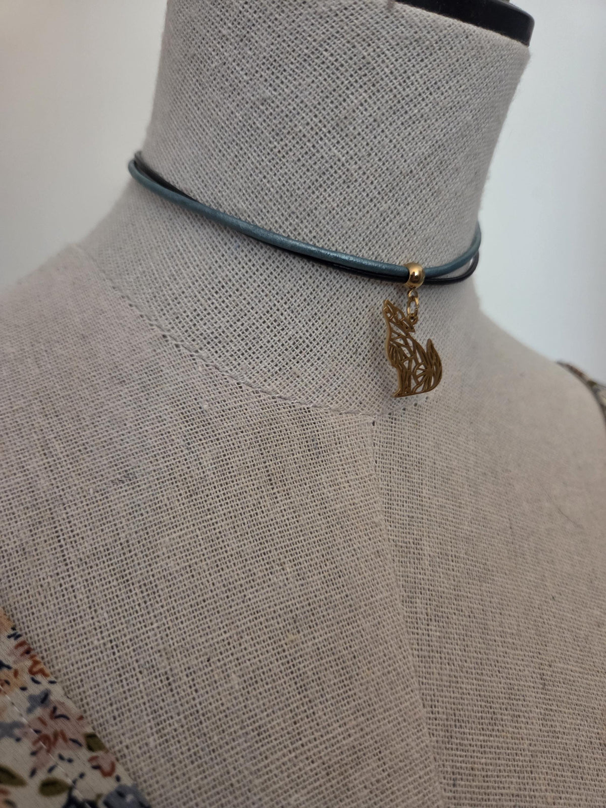 Collier ras de cou Loup