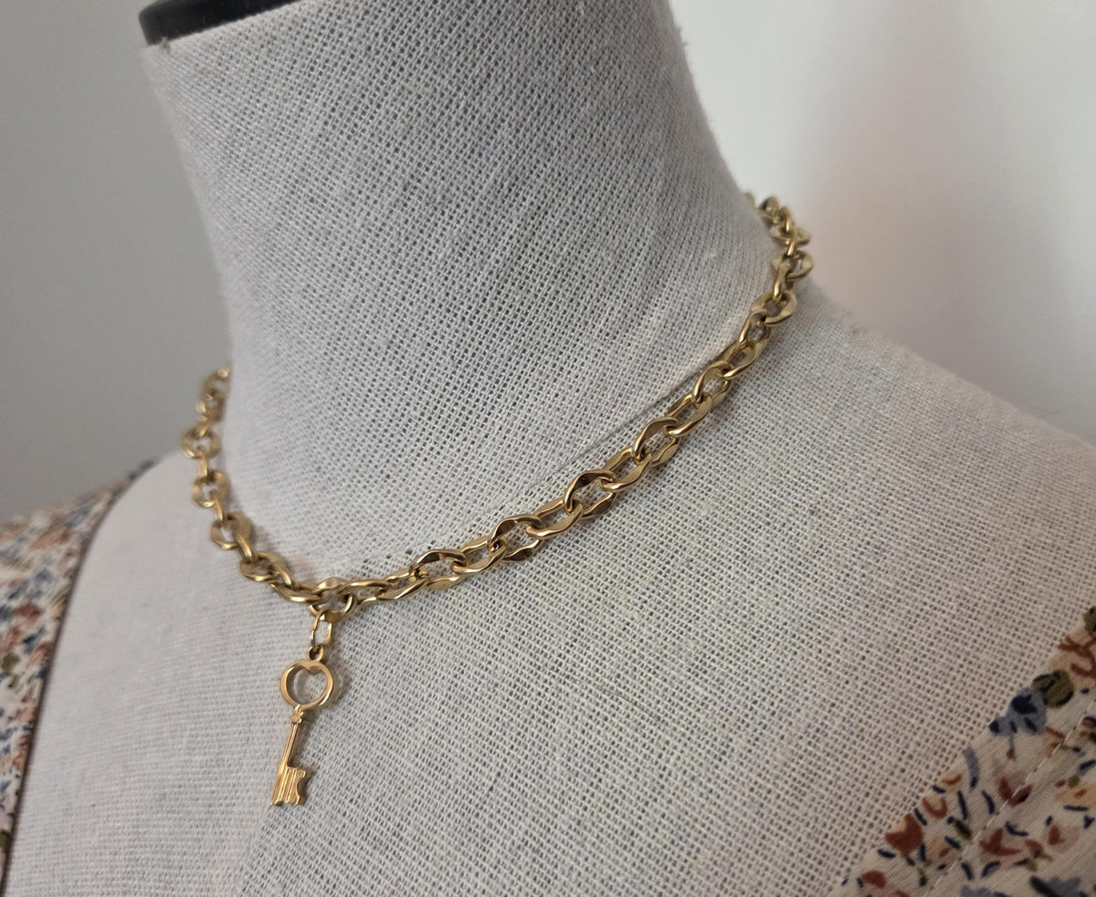 Parure collier, bracelet de cheville