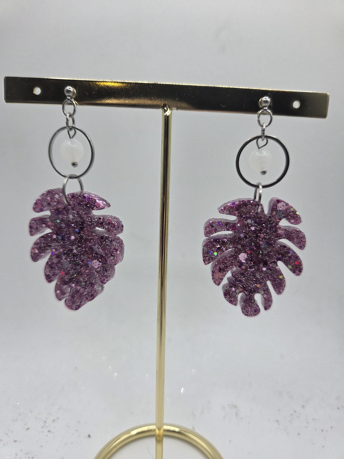 Boucles d'oreilles résine Monstera