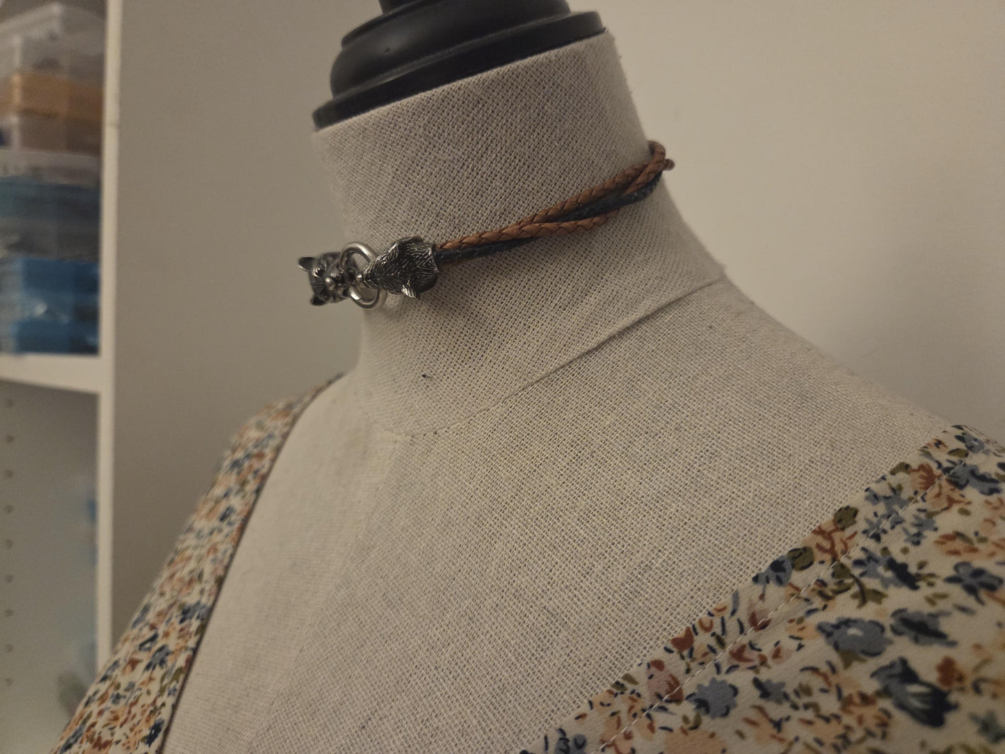 Collier ras de cou Loup